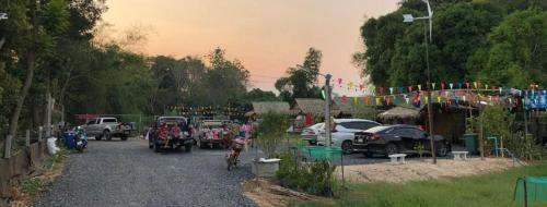 Nakhon Nayok Other | ท่าเดื่อแคมป์ปิ้ง กางเต้นท์เล่นน้ำ ริมแม่น้ำนครนายก