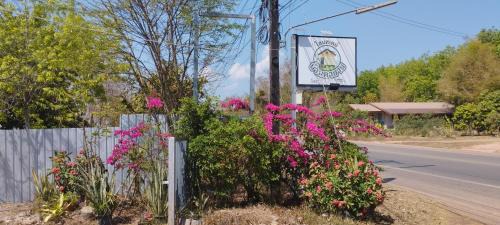 Bung Khong Long House | บ้านตานายาย