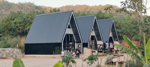 Suan Phueng Ski Chalet | บ้านไม้หอมชาเล่ต์