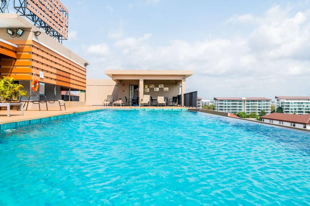 Pong Apartment | 1 BR Family Suite Jomtien Beach W/Seafood Market