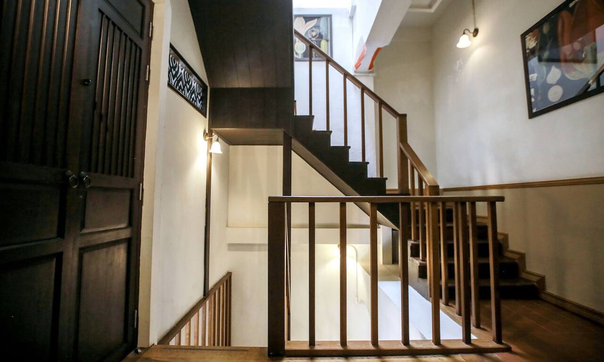 China Town Hotel | 103 - Bed and Brews