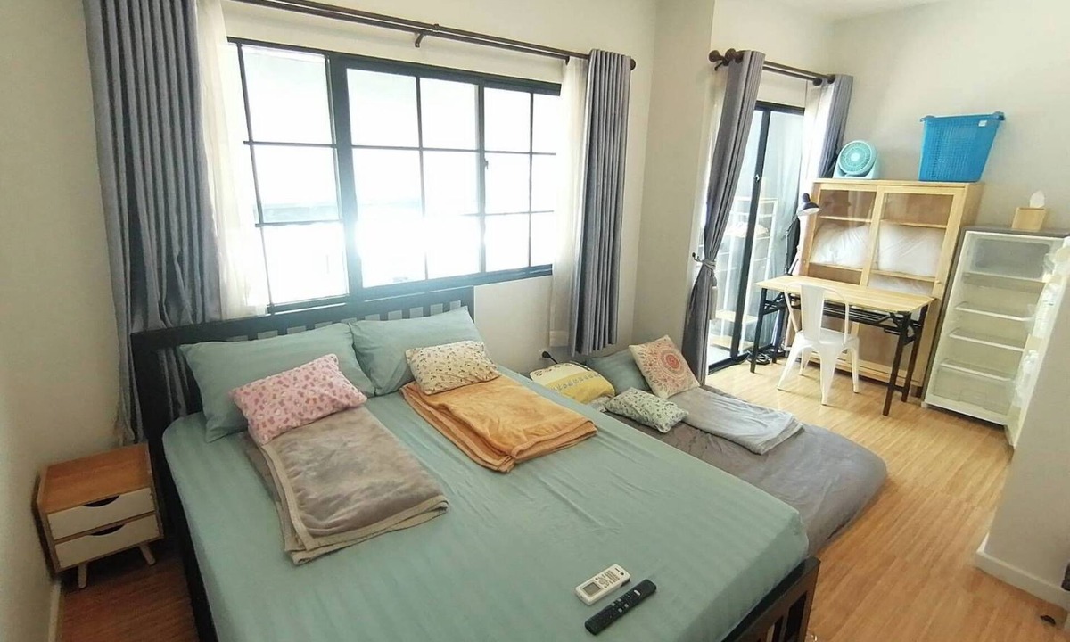 Pathum Thani House | 3-bedroom 3-bathroom townhome in the Suburbs of Bangkok with Club Pool&Gym