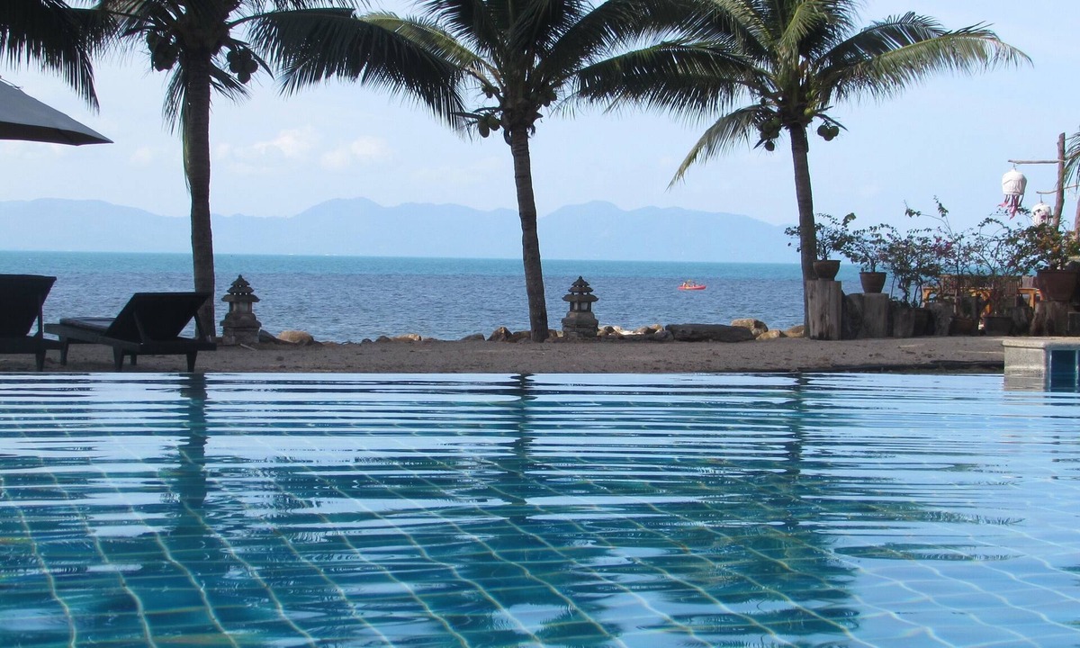 Bang Po House | 3 Bedroom Charming Luxury Villa Located On Bang Por Beach
