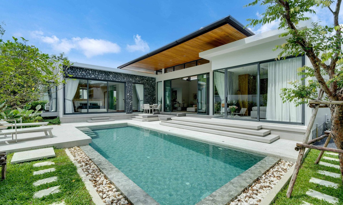 Si Sunthon Villa | 3-bedroom private villa with pool, garden, and spacious living room by Continent
