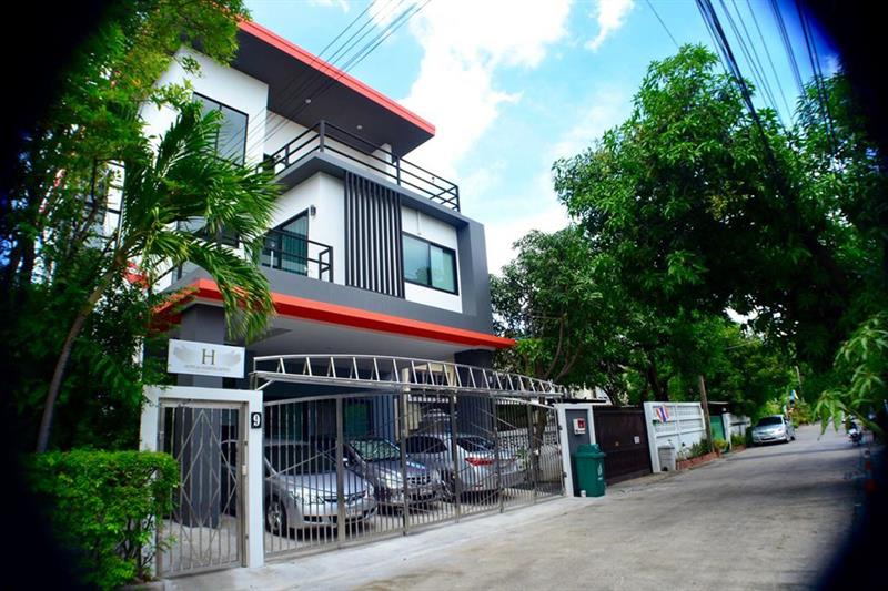 Bang Chak Hotel | 4 Bedroom House at Skytrain