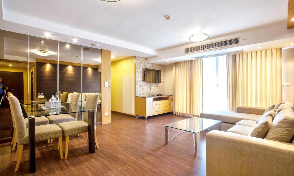 Khlong Toei Nuea Condo | 5A - Short-Term Rental Allowed - Downtown Bkk Serviced Apartment