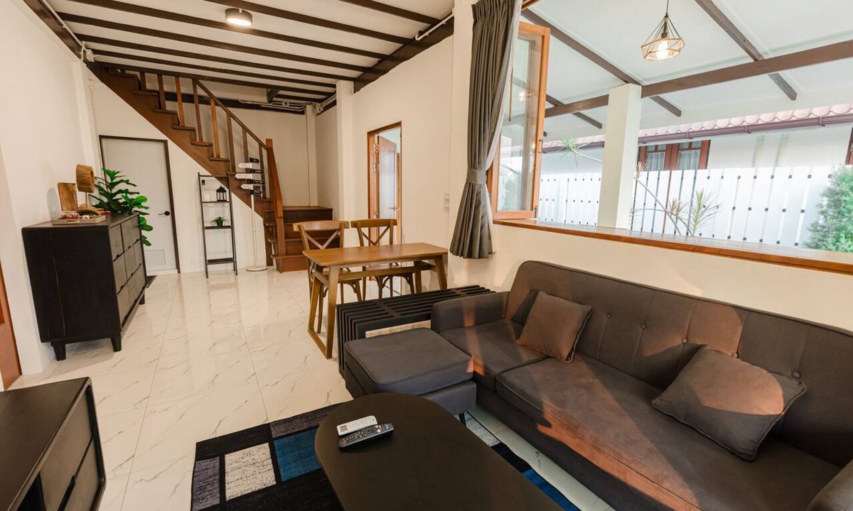 Hin Lek Fai Hotel | 60s Town