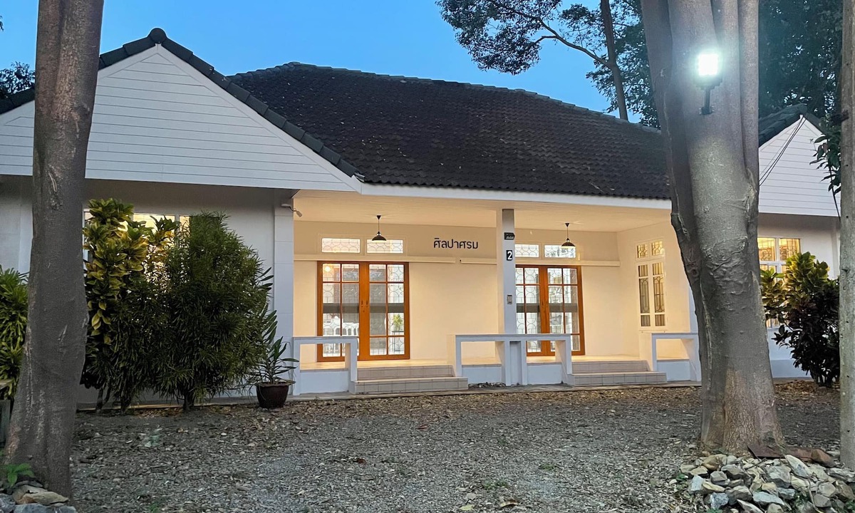 Ban Pa Yang House | A cozy 4-bedroom house for up to 8 people, near Suratthani Railway Station.