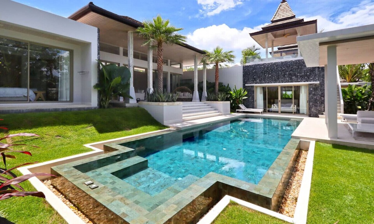 Bang Tao House | A private modern Balinese luxury villa