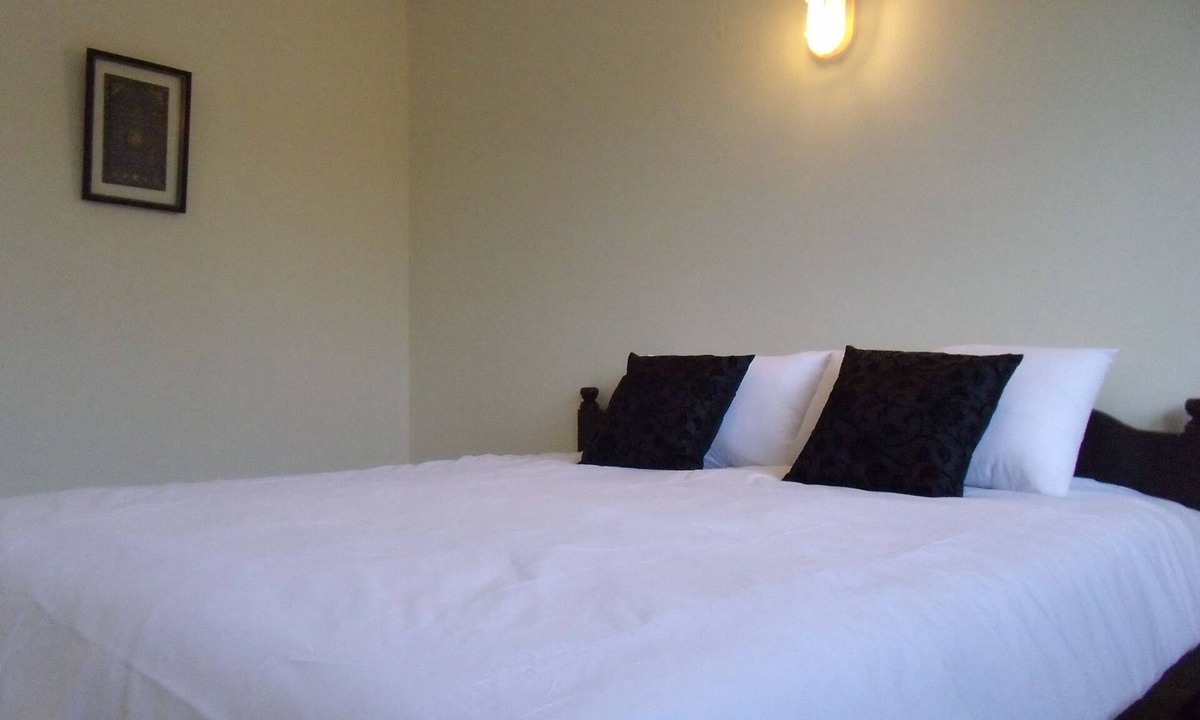 Saphli Hotel | Albatross Guesthouse Thungwualaen Beach