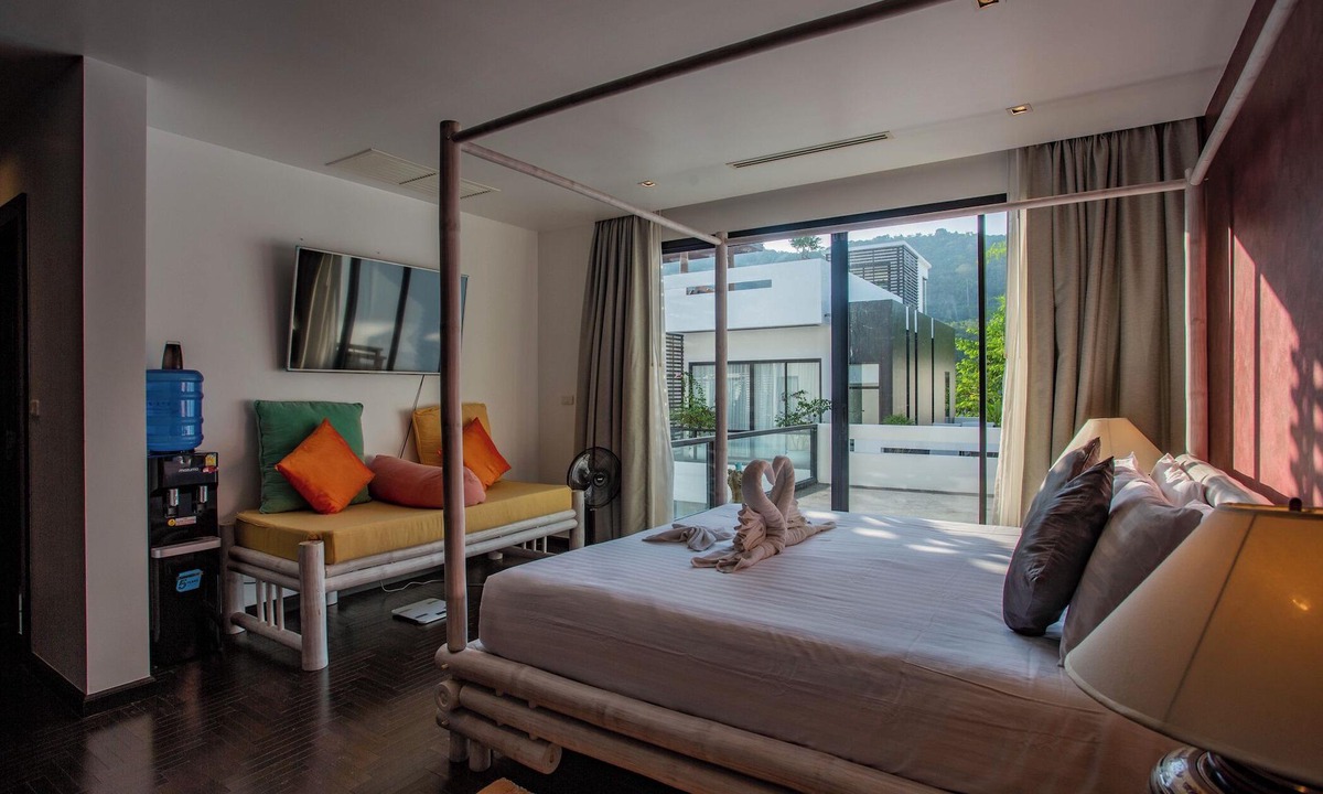 Nai Harn Villa | Amazing villa in Nai Harn with jacuzzi and pool. 10 minutes to the beach