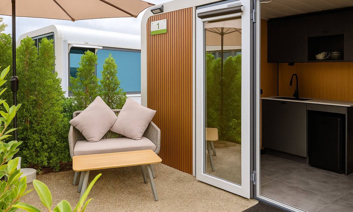 Cherngtalay Cabin | Apple House Phuket – Pool, Terrace Lounge & Steps to Bang Tao Beach, Prime