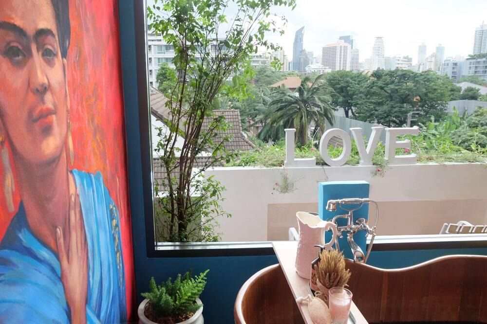Thonglor House | ARTpartment @Thonglor Hip Area (3 bedrooms Townhome)
