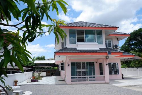 Nong Phueng House | Autumn breeze house