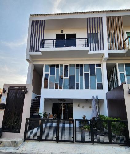Huay Kaew Villa | Baan Nimman 1 บ้านนิมมาน 1