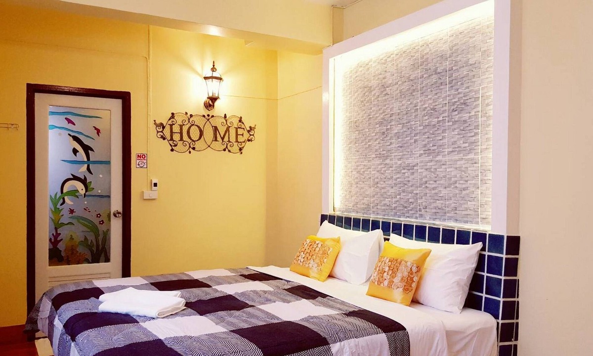 Bang Phra Hotel | Baan Sai Thong Hotel