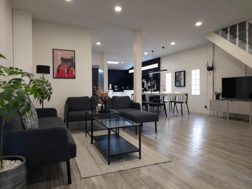 Nuanchan House | Baan White House