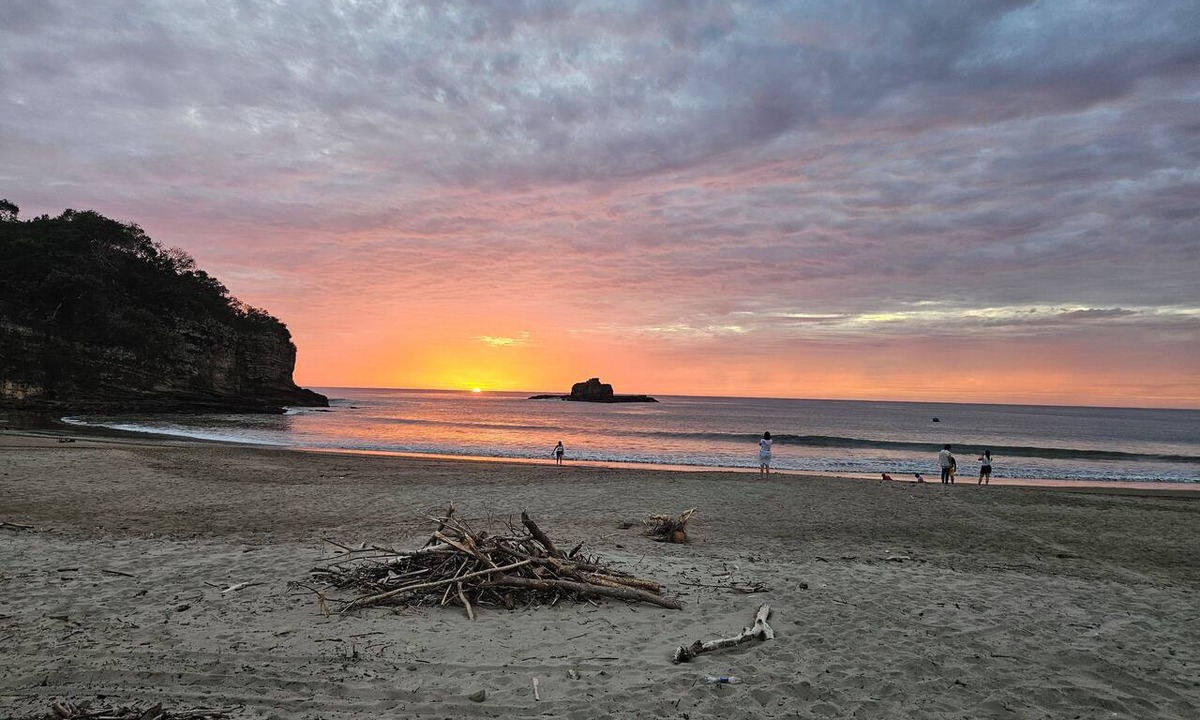 San Juan del Sur House | Bambu C Casa: Jungle stay, walking distance to Playa Marsella beach.