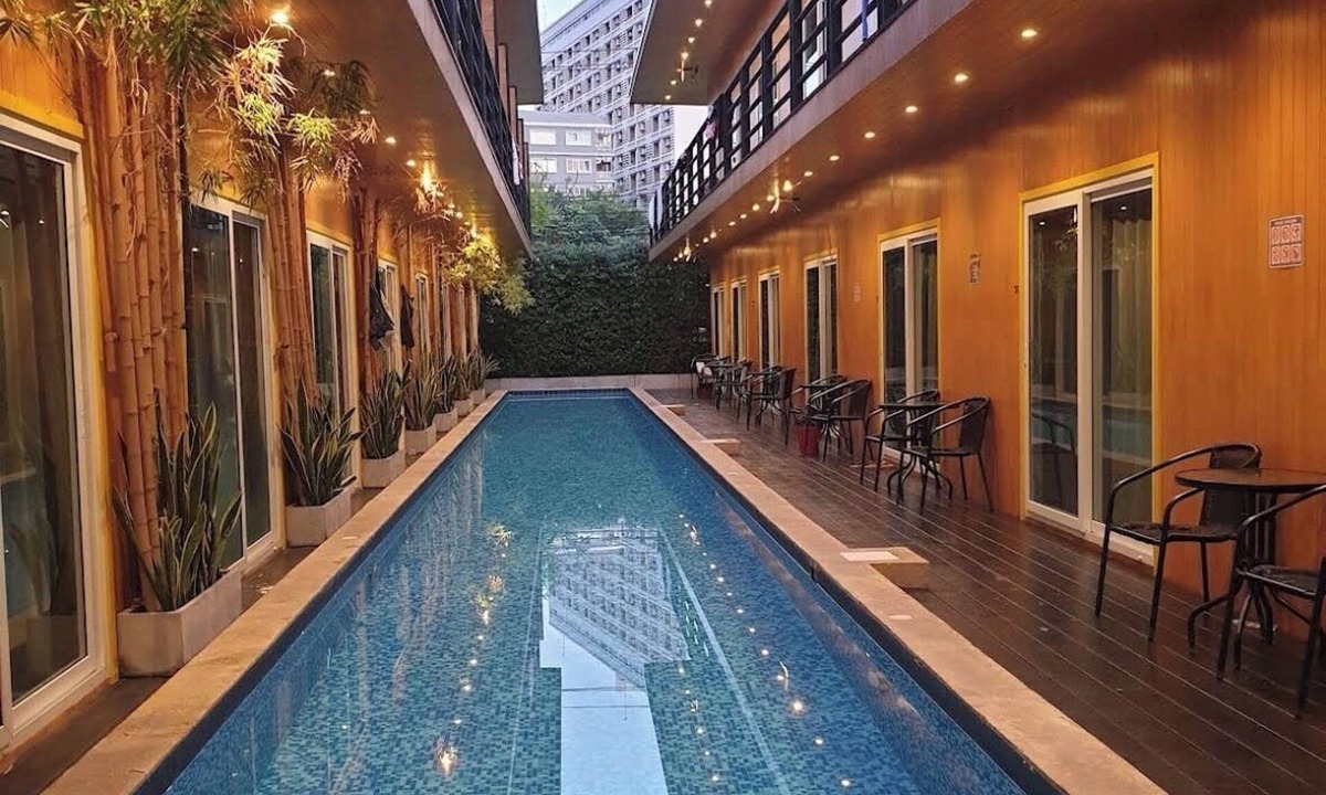 Ratchadaphisek Resort | Bangkok Thailand 1BR W/Pool