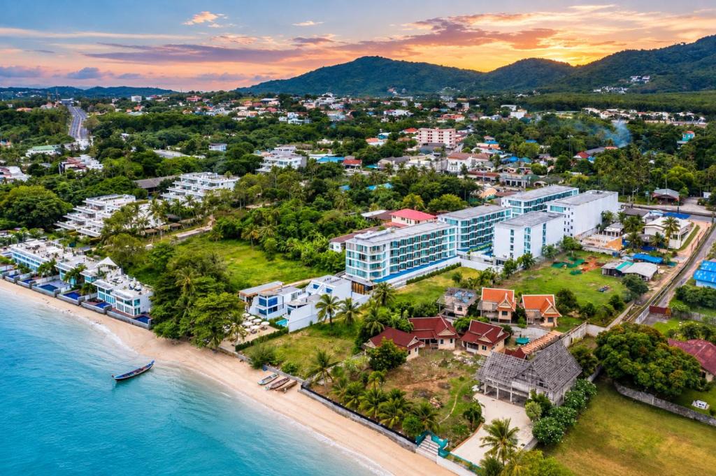 Rawai Apartment | Beachfront Pool Access Suite Walk to Beach - Beach Front 5103
