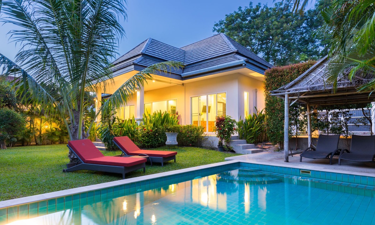 Ban Saiyuan Villa | Beautiful villa with swimming pool