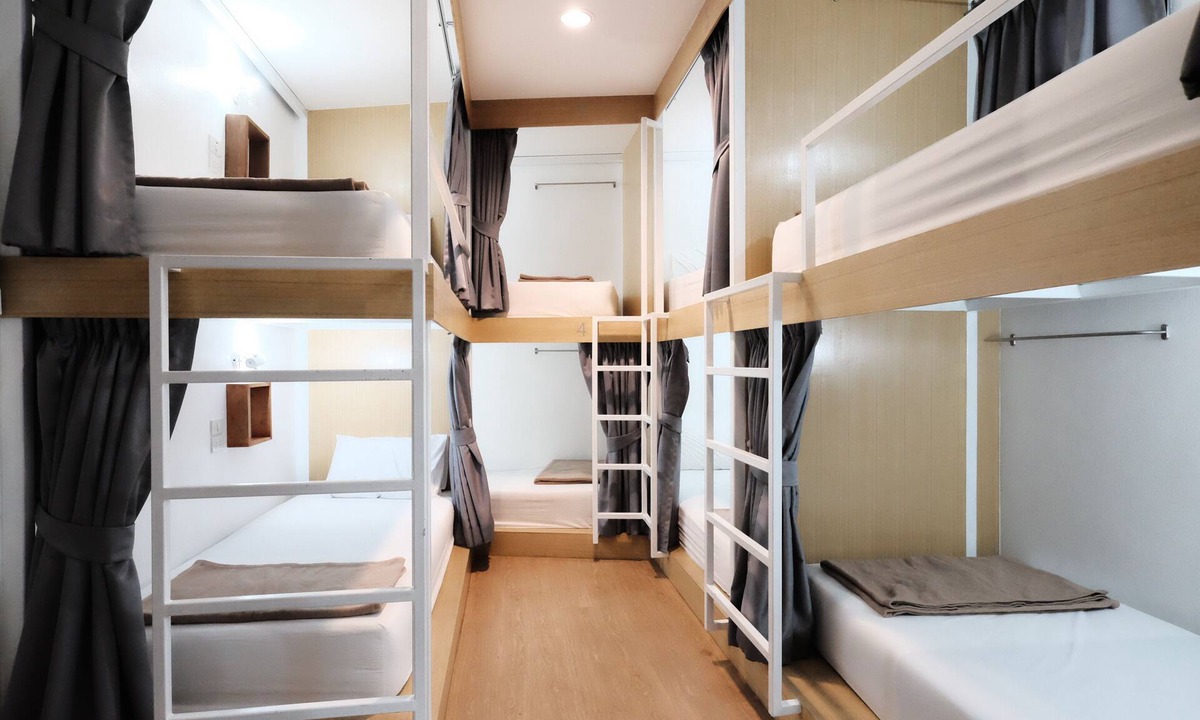 Lak Si Hotel | Bed in 8-bed Female Dorm En-suite Bathroom With a Shared Social Area
