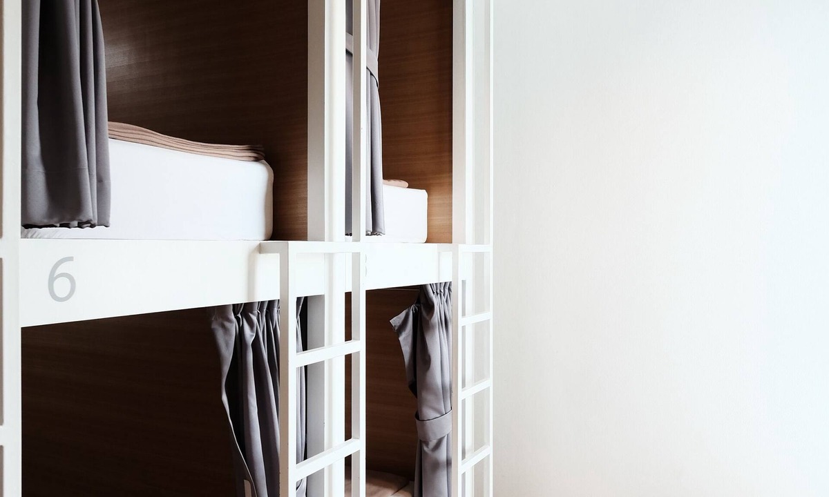 Lak Si Hotel | Bed in 8-bed Mixed Capsule Dorm With a Shared Kitchen and a Social Area