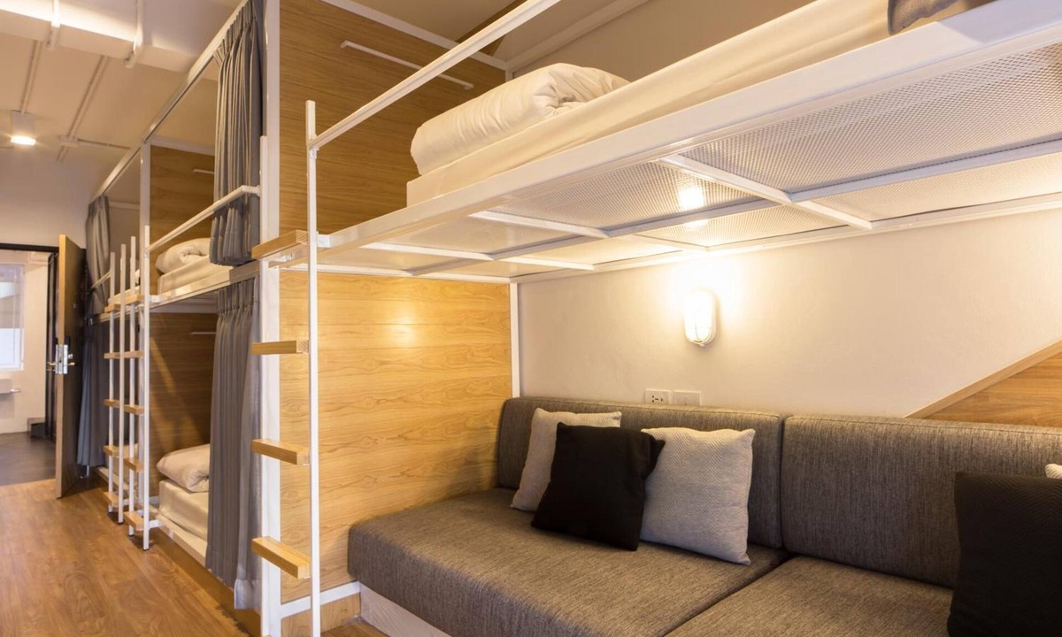 Thanon Phetchaburi Hostel | Bed One Block Hostel