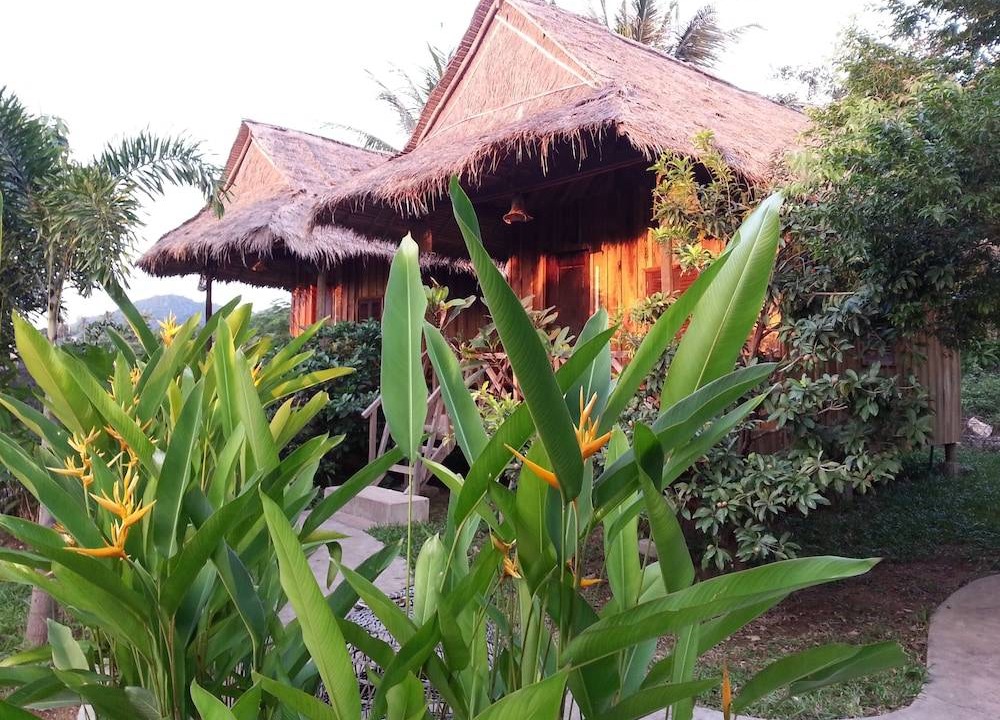 Krong Kaeb Hotel | Bird of Paradise Bungalows