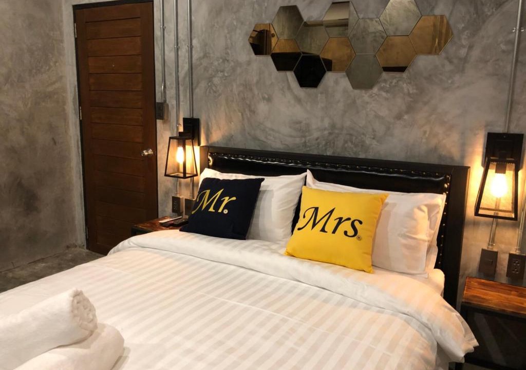 Chaweng City Center Hostel | Blackjack Bar and Hostel