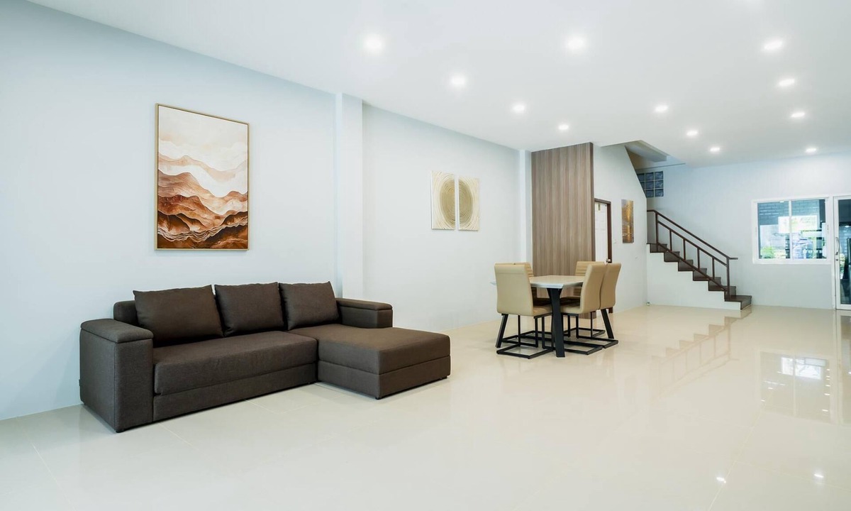 Ban Saiyuan House | Boathouse 4 Bed Townhouse Fully Renovated Rawai