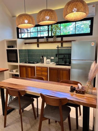 Wok Tum House | Brand New Tropical Villa - 3BR - Private - Sleep 6
