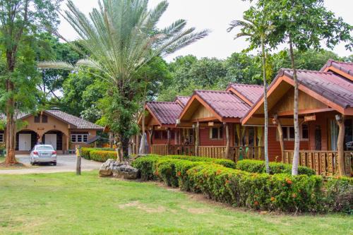 Kanchanaburi Resort | Buasawan Resort & Restaurant