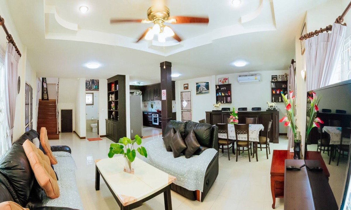 Nong Prue Villa | Captivating 3-bed Villa in Muang Pattaya
