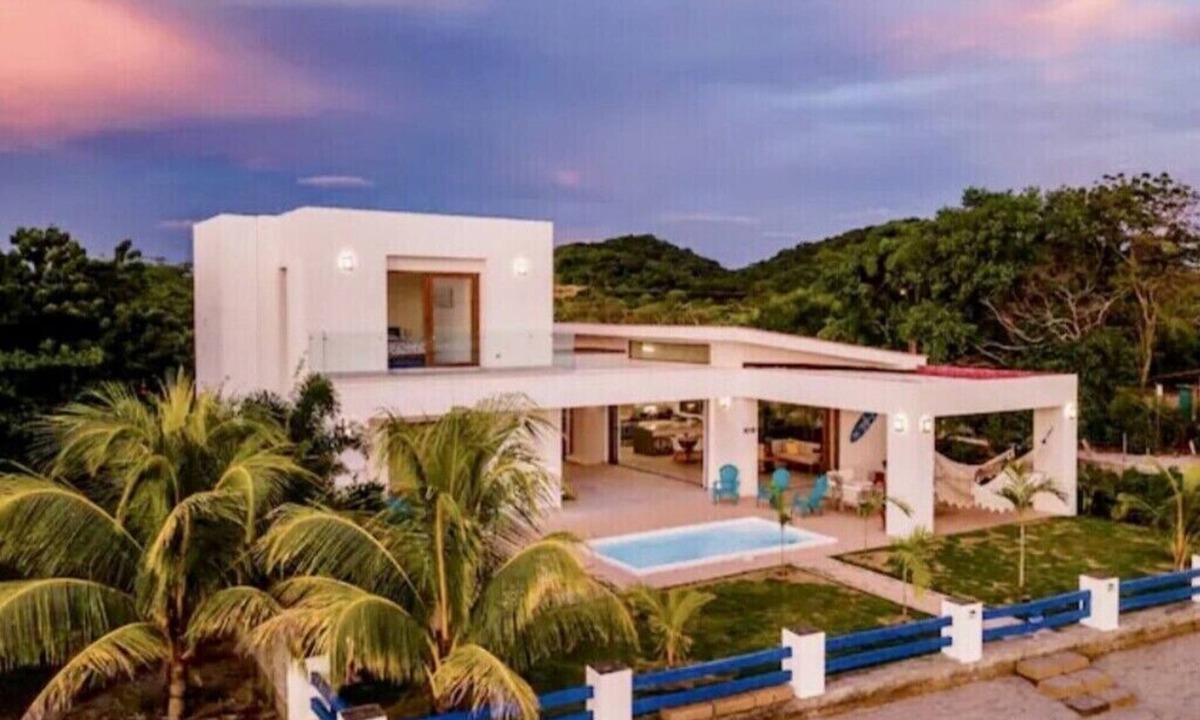 Popoyo House | Casa Margarita ~ Stress free Zone on the Beach with StarLink!