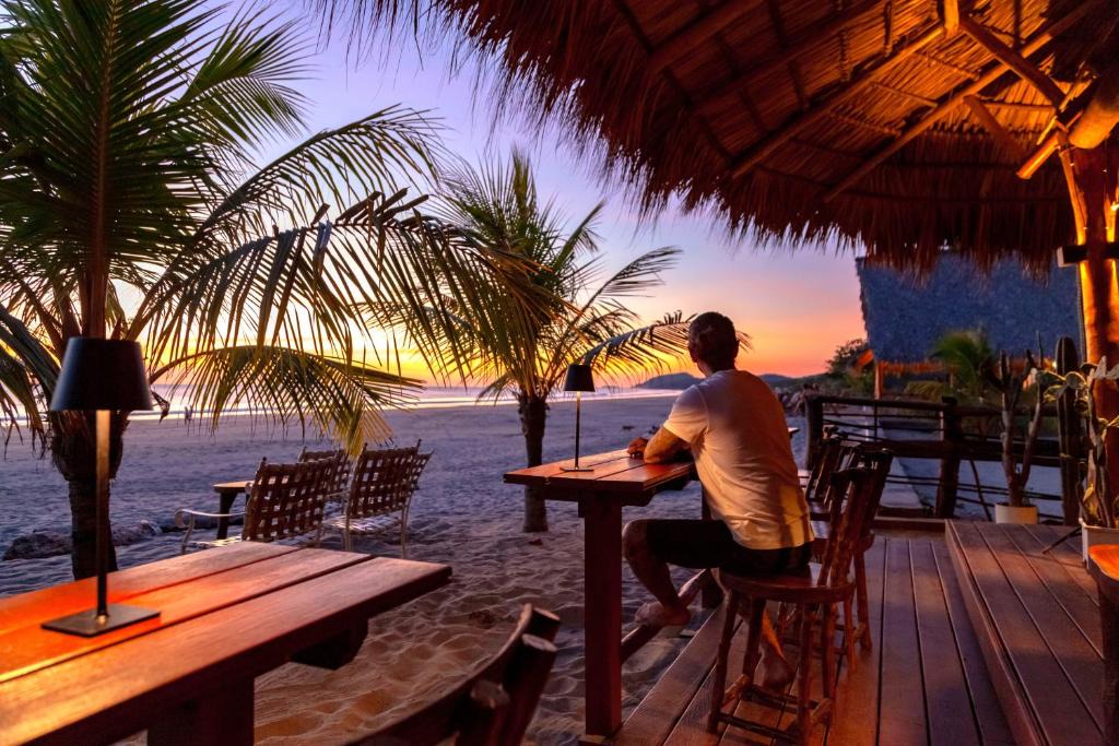 Popoyo Bed & Breakfast | Casitas Pacific