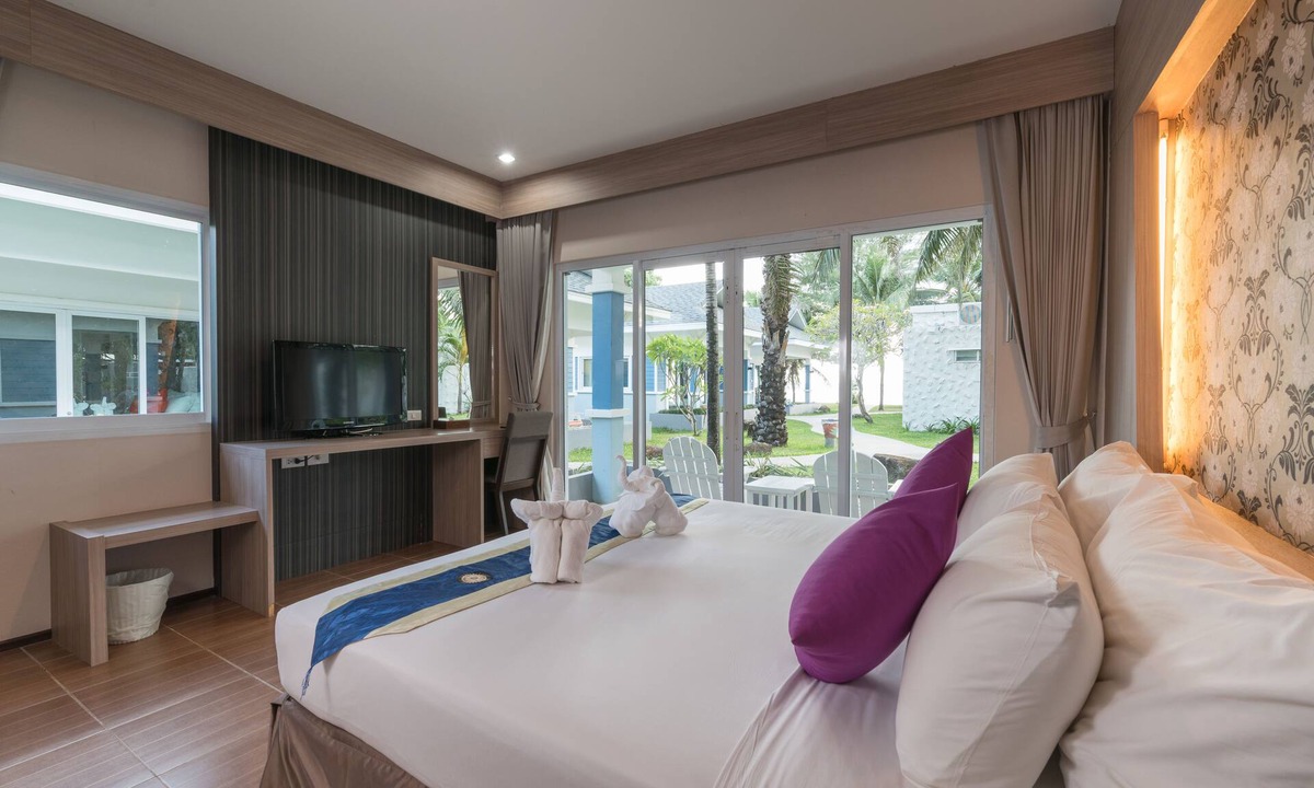 Khlong Khut Hotel | Chaolao Tosang Beach Hotel