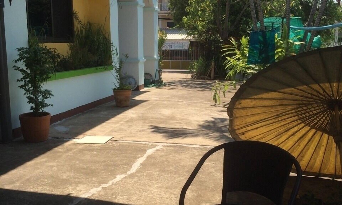 Pa Daet Bed & Breakfast | Chatters area Room, 1 stop travel service