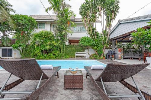 Chang Phueak Villa | City Life Private Pool Villa