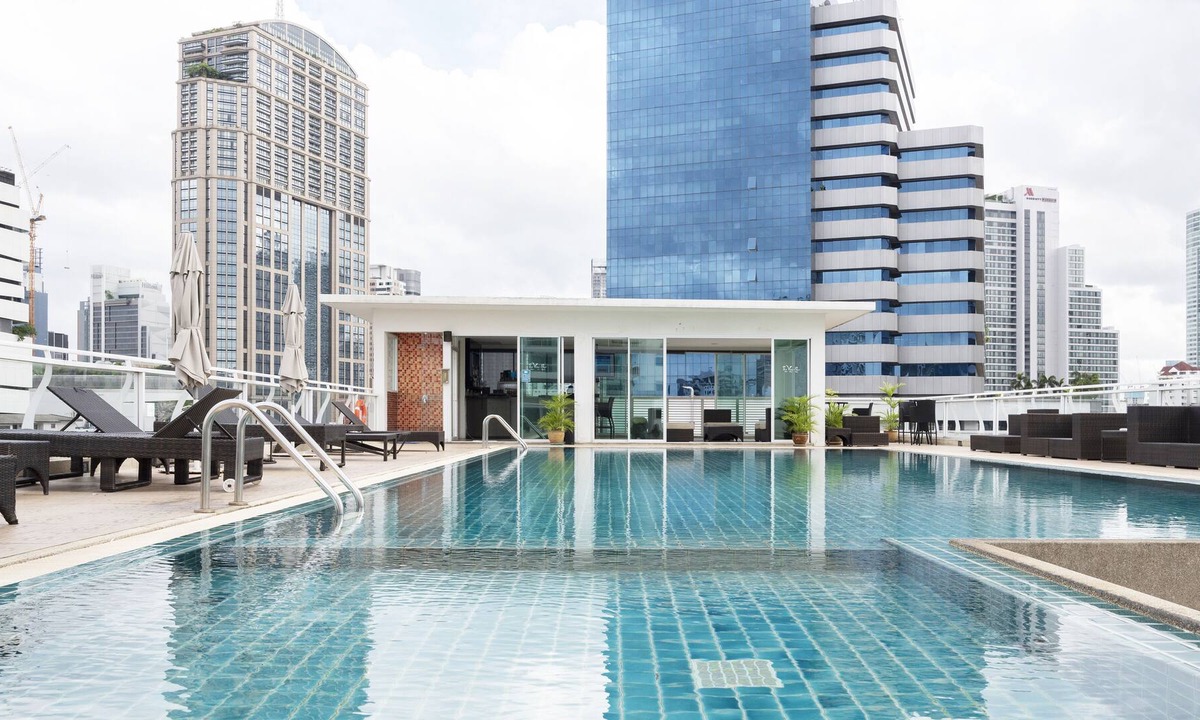 Phra Khanong Apartment | Clover Haus near BTS Phrom Phong 5 mins away