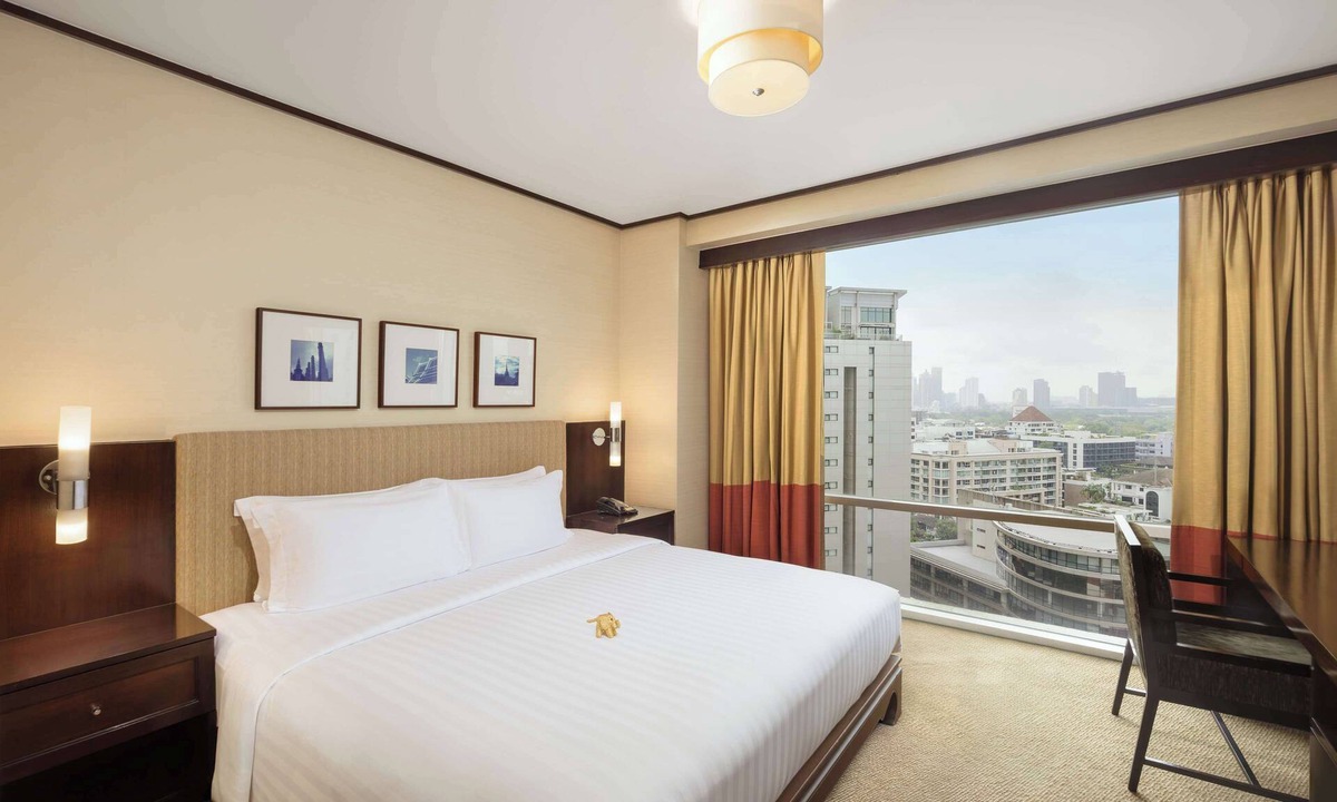 Witthayu Hotel | Conrad Bangkok Residences