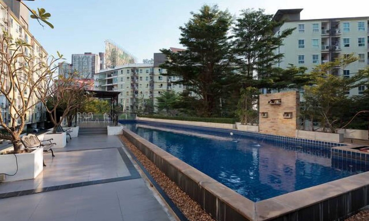 Bang Na Apartment | Convenient 32SQM with WiFi/Netflix near BTS