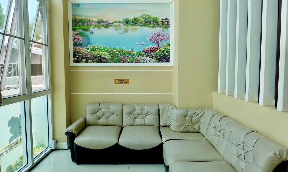 Talat Nuea Apartment | Cozy apartment in charming Wichit with fitness room, WiFi, AC