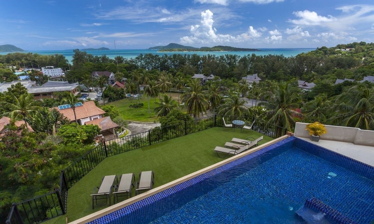 Rawai Villa | Diamond View: 9 Bedrooms, Private Pool, Seaview, near Rawai/Nai Harn, Sleeps 20+