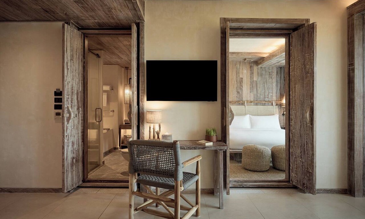 Nanai Road Hotel | Dinso Resort & Villas Phuket, Vignette Collection by IHG