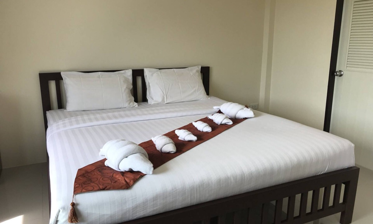 Don Sak Hotel | Donsak Ville