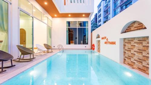 Central Pattaya Villa | Downtown Oasis Pool Villa A