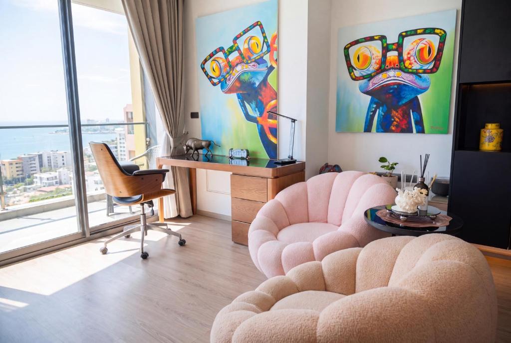 Pattaya Bay Apartment | EDGE Central Pattaya 2BR Ocean View Luxury Condo Rooftop Pool Central Location