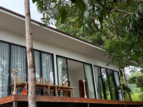 San Pa Thong House | Elephant Regency