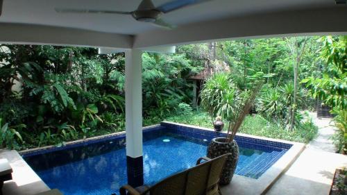 Sangkat Sla Kram Bed & Breakfast | Enkosa 4-Bedroom Wooden Luxury House